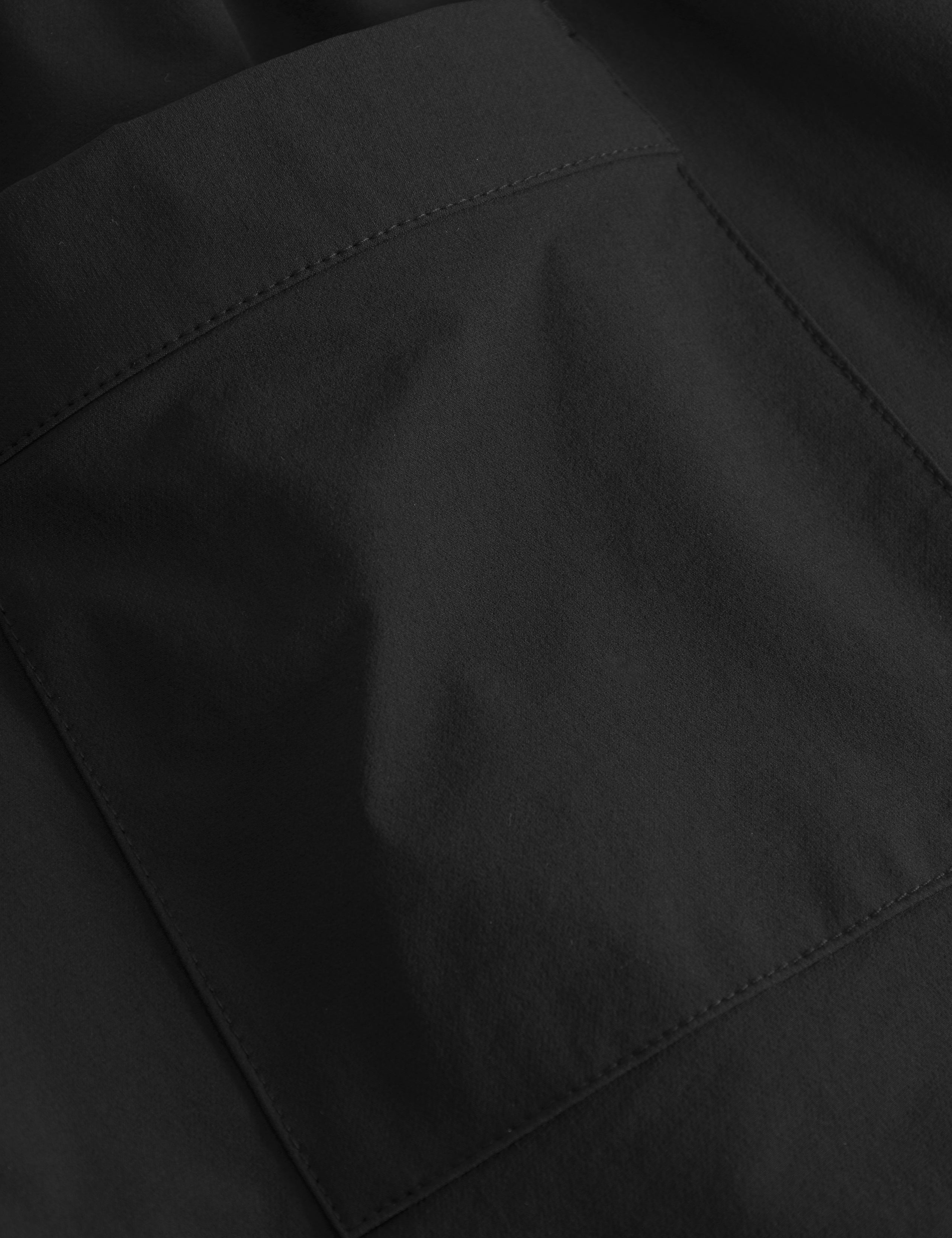 SIENNA TECH SHORTS - BLACK
