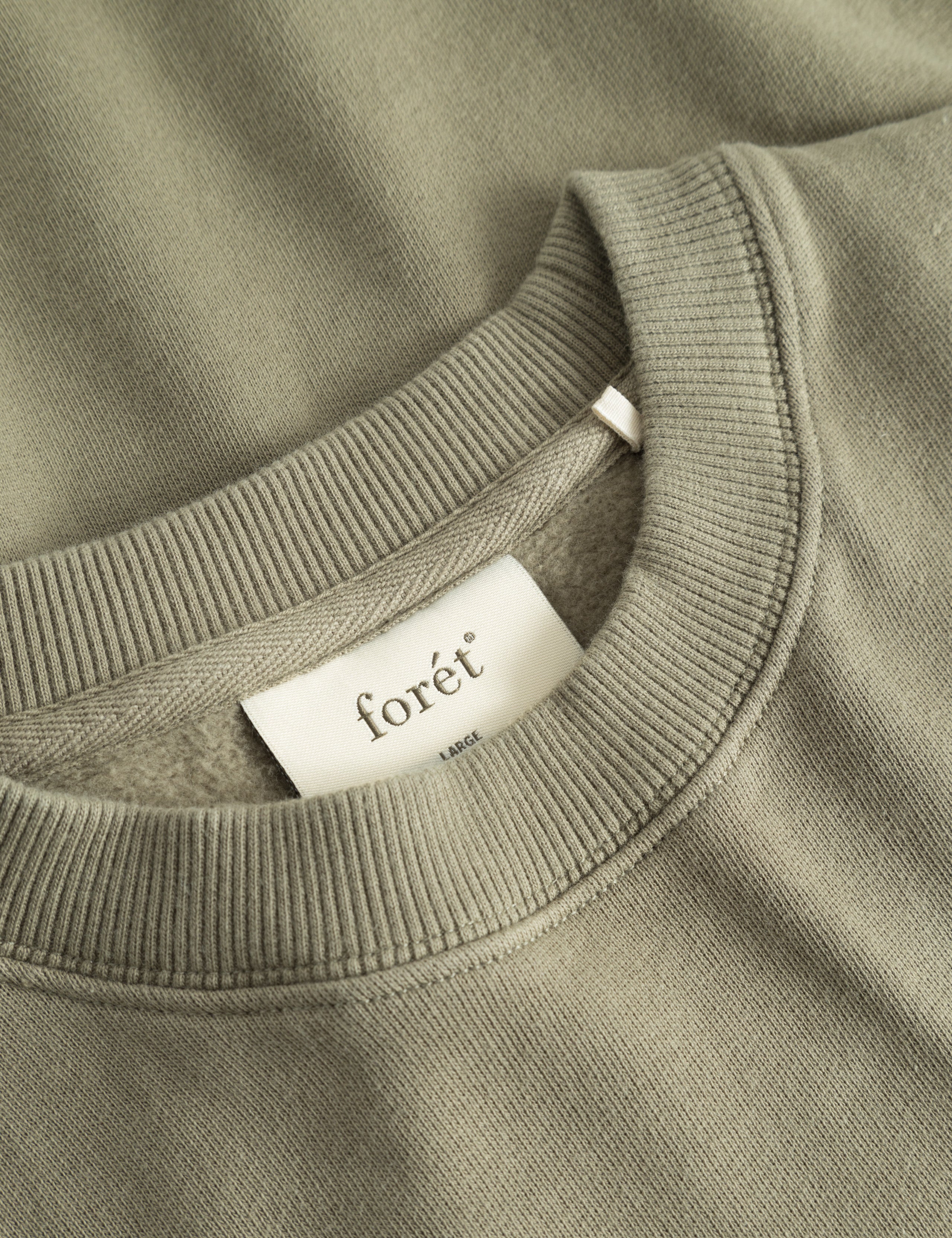 STILL SWEATSHIRT - DUSTY OLIVE