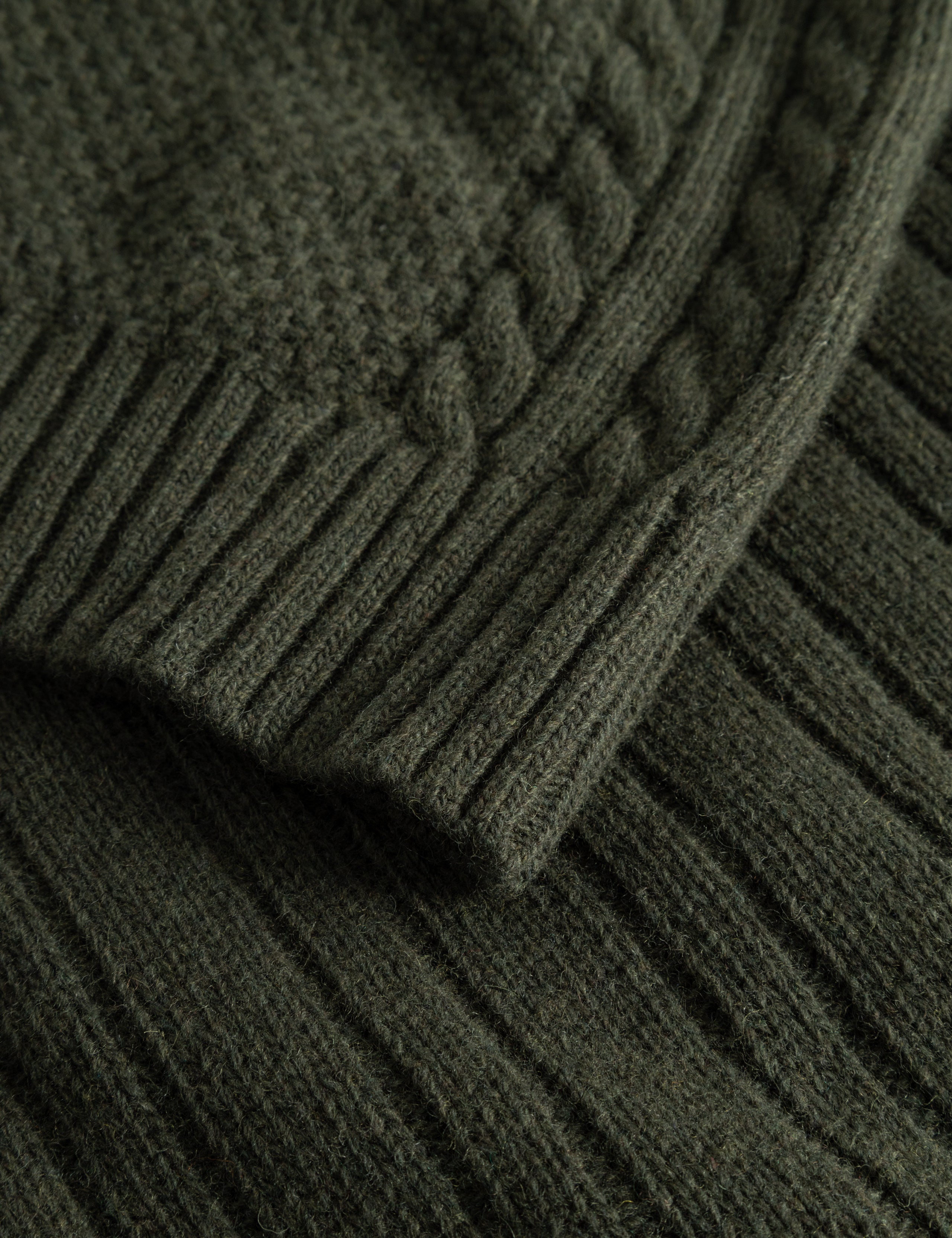 HYBRID CABLE KNIT - DARK MOSS